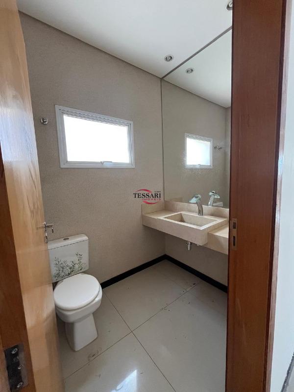 Casa de Condomínio com 3 quartos para aluguel, 220m² — foto 20 de 30