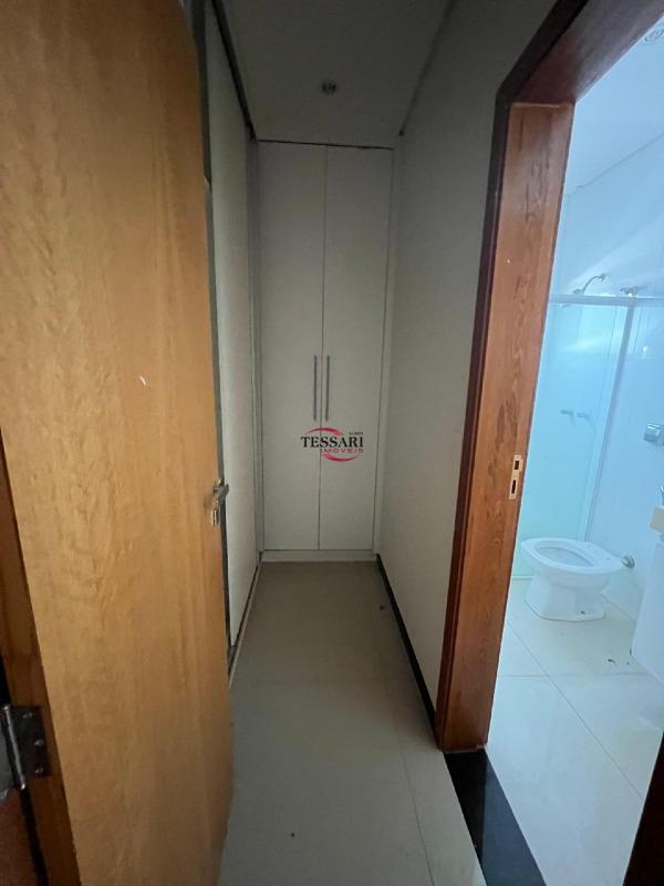 Casa de Condomínio com 3 quartos para aluguel, 220m² — foto 21 de 30