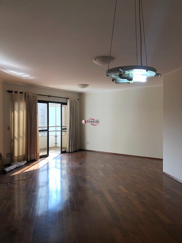 Apartamento com 3 quartos à venda, 140m² — foto 2 de 20