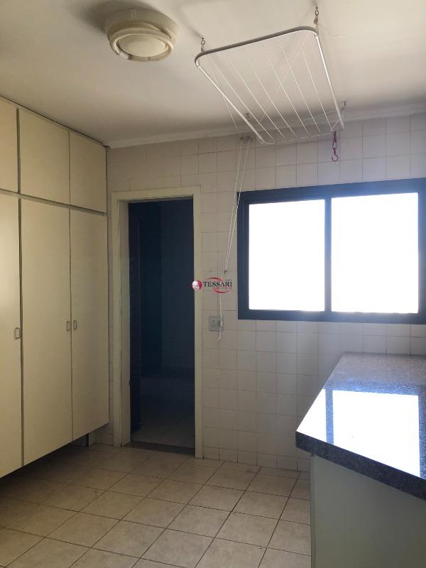 Apartamento com 3 quartos à venda, 140m² — foto 19 de 20