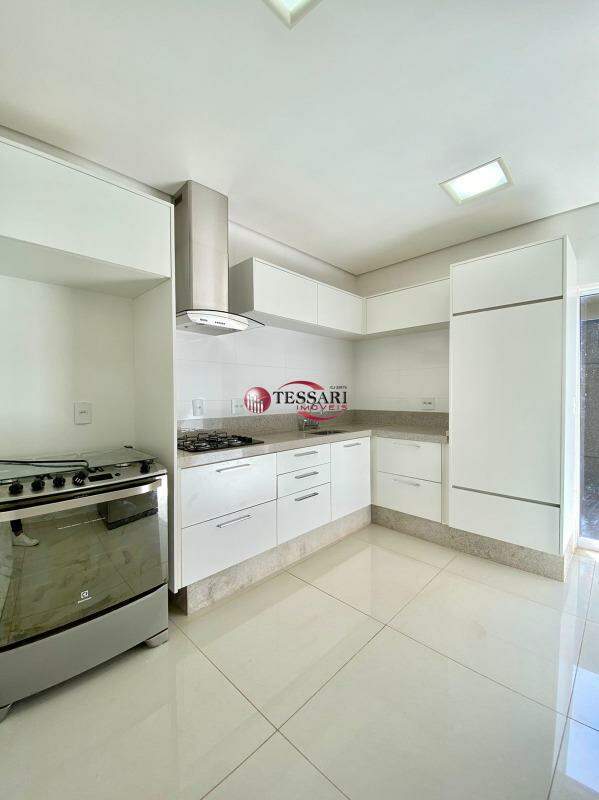 Casa de Condomínio com 4 quartos à venda, 380m² — foto 11 de 24