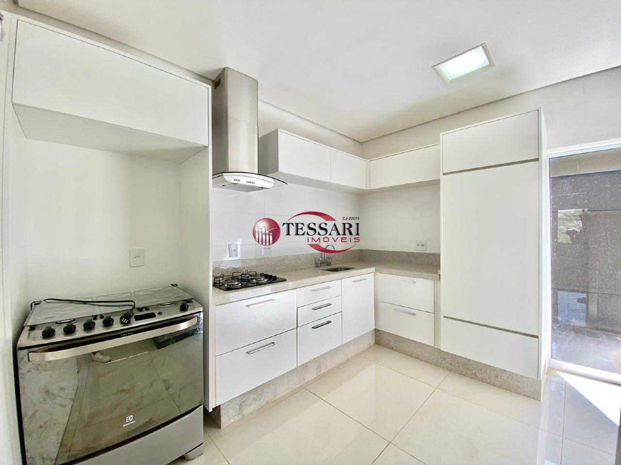 Casa de Condomínio com 4 quartos à venda, 380m² — foto 10 de 24