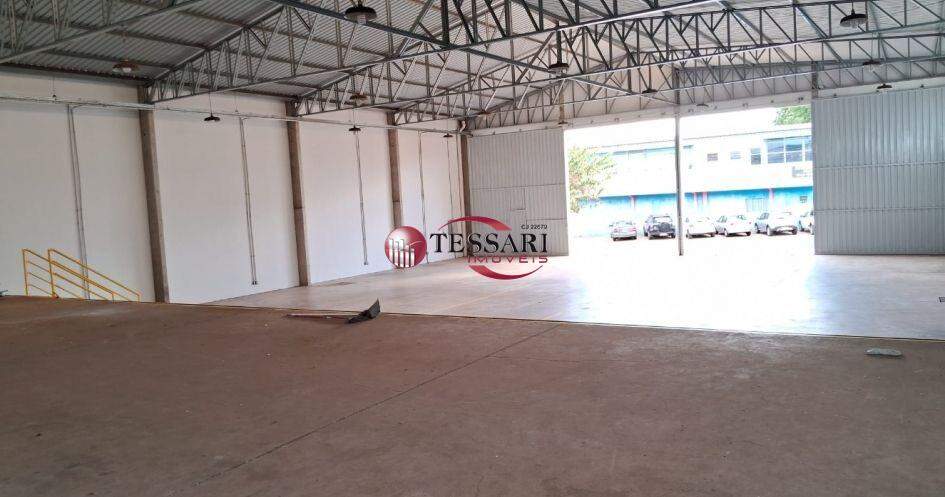 Loja / Salão / Ponto Comercial para aluguel, 695m² — foto 3 de 21
