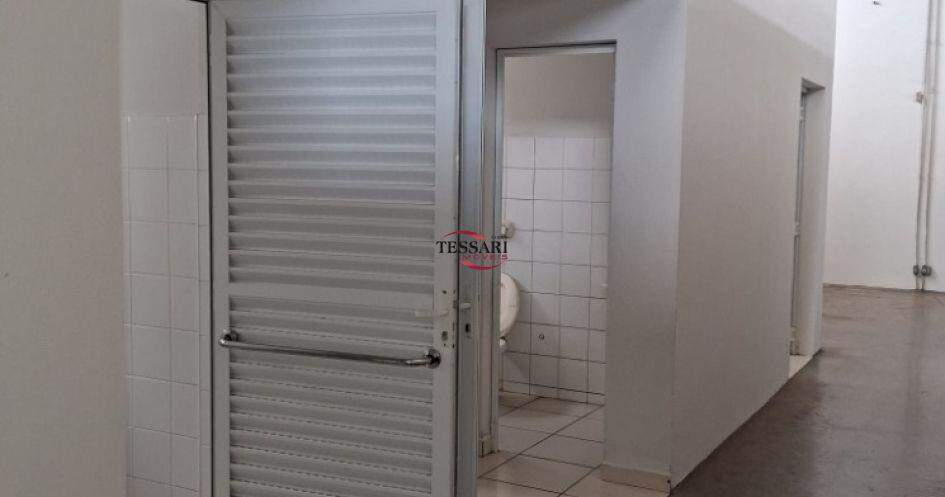 Loja / Salão / Ponto Comercial para aluguel, 695m² — foto 10 de 21