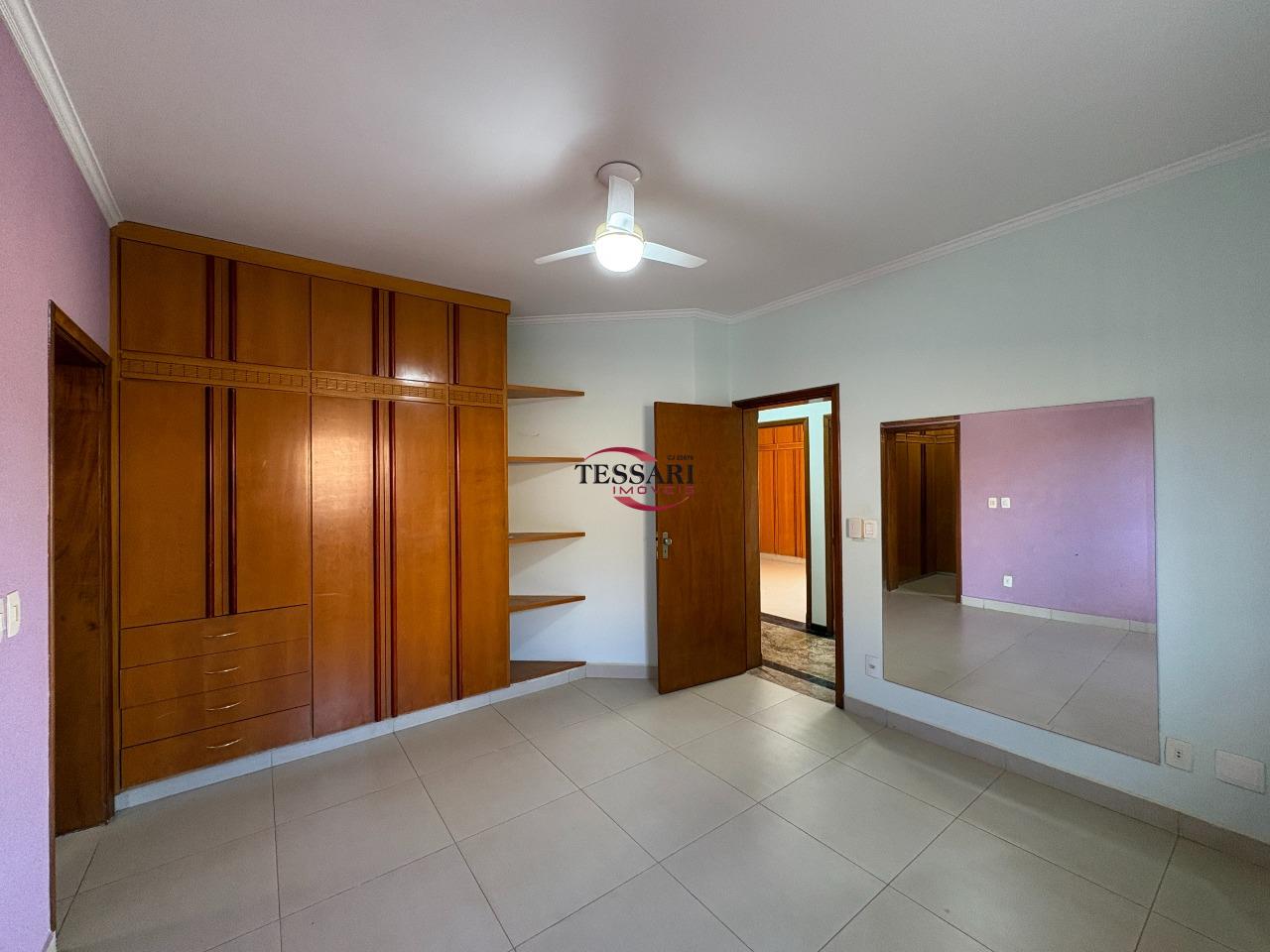 Casa com 4 quartos à venda, 482m² — foto 18 de 30