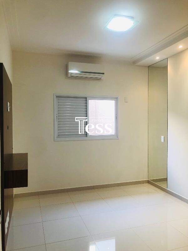 Casa de Condomínio com 3 quartos para aluguel, 278m² — foto 8 de 30