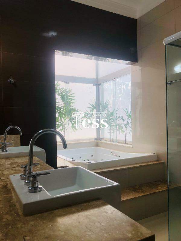 Casa de Condomínio com 3 quartos para aluguel, 278m² — foto 10 de 30