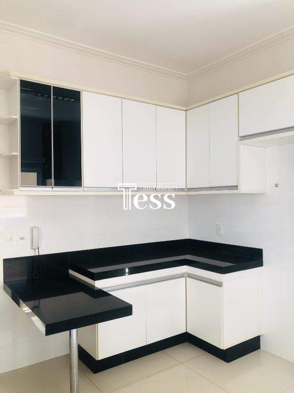 Casa de Condomínio com 3 quartos para aluguel, 278m² — foto 23 de 30