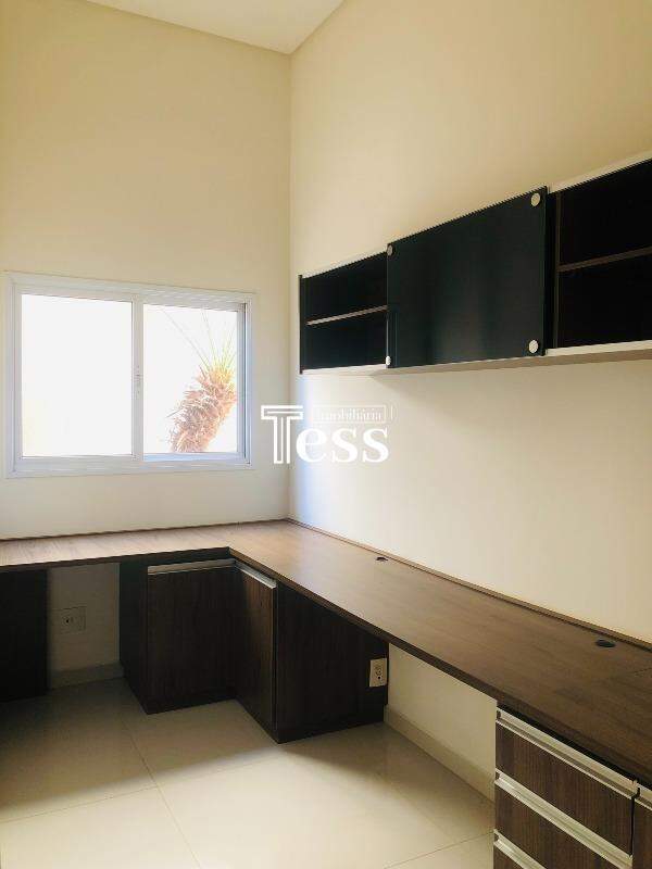 Casa de Condomínio com 3 quartos para aluguel, 278m² — foto 5 de 30