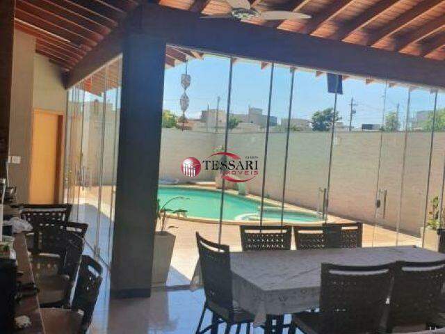 Casa de Condomínio com 5 quartos à venda, 235m² — foto 3 de 7