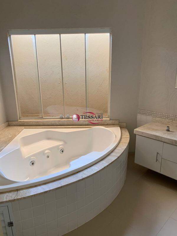 Casa de Condomínio com 3 quartos à venda, 373m² — foto 16 de 27