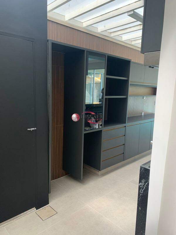 Casa de Condomínio com 3 quartos à venda, 373m² — foto 8 de 27