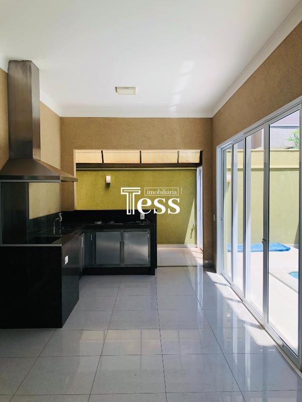 Casa de Condomínio com 3 quartos para aluguel, 248m² — foto 23 de 27
