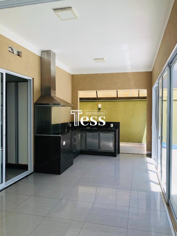 Casa de Condomínio com 3 quartos para aluguel, 248m² — foto 24 de 27