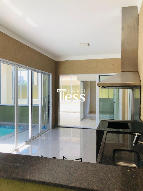 Casa de Condomínio com 3 quartos para aluguel, 248m² — foto 25 de 27