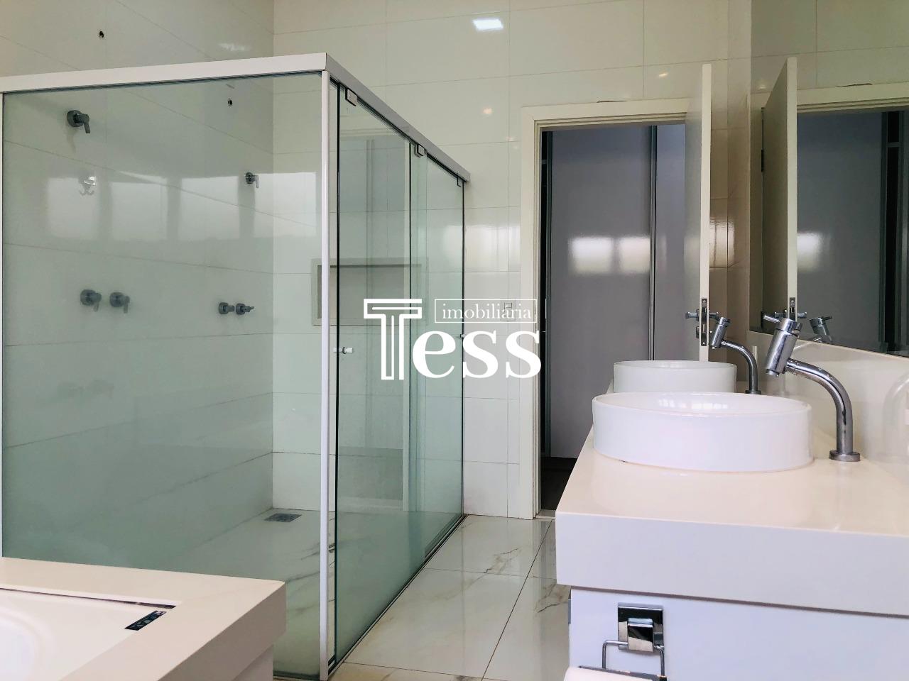 Casa de Condomínio com 3 quartos para aluguel, 248m² — foto 13 de 27
