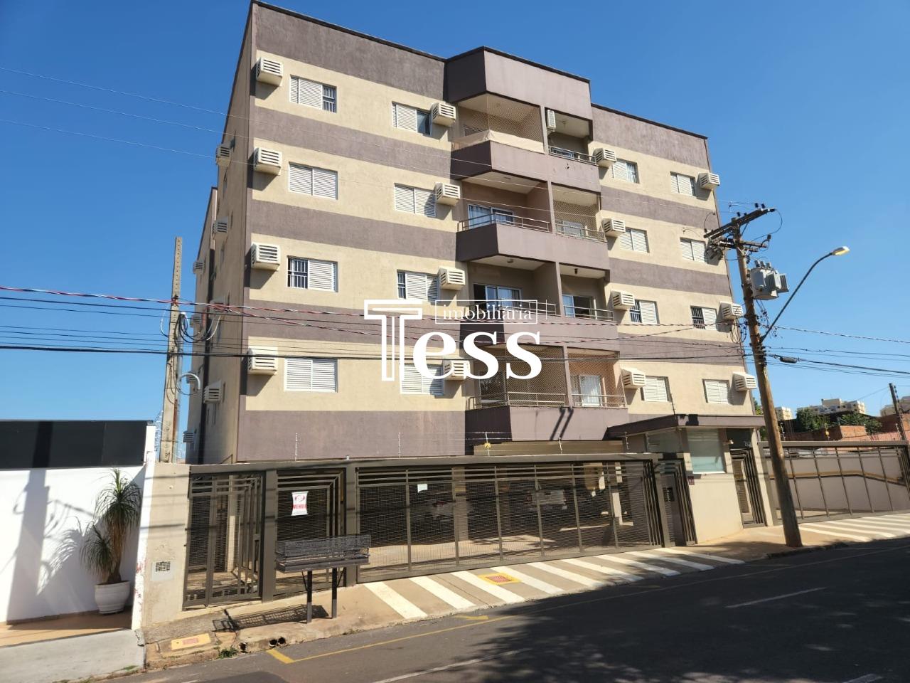 Apartamento com 3 quartos à venda, 105m² — foto 1 de 28