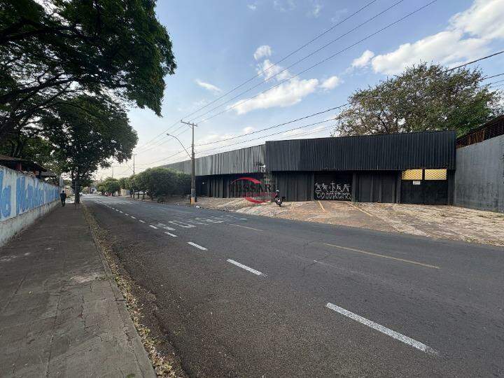 Loja / Salão / Ponto Comercial para aluguel, 1075m² — foto 2 de 21