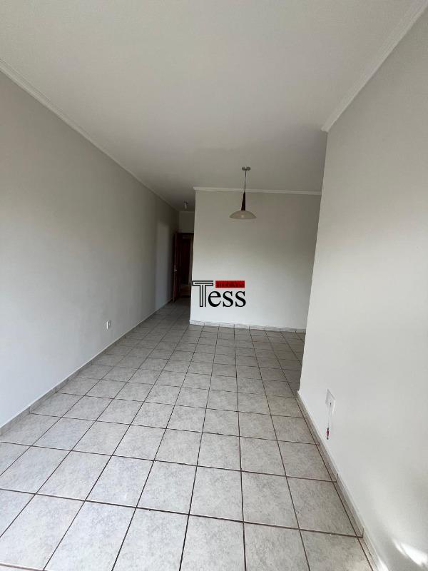 Apartamento com 3 quartos para aluguel, 73m² — foto 2 de 25