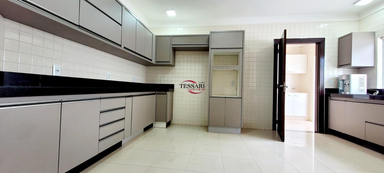 Casa de Condomínio com 4 quartos para aluguel, 280m² — foto 14 de 20