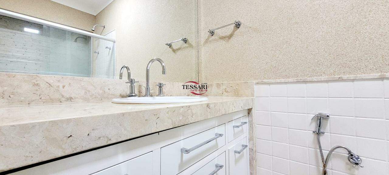 Casa de Condomínio com 4 quartos para aluguel, 280m² — foto 11 de 20