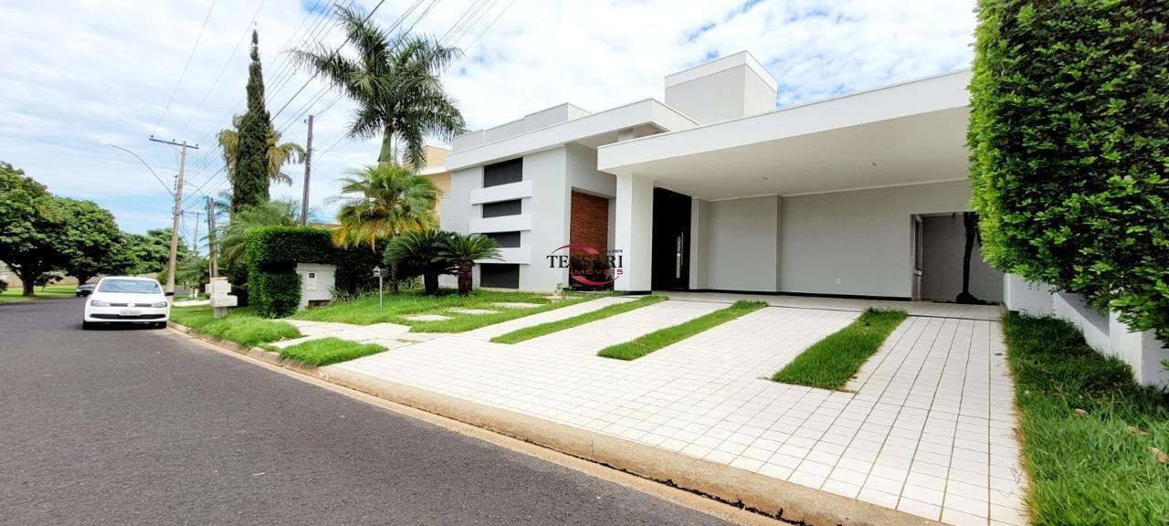 Casa de Condomínio com 4 quartos para aluguel, 280m² — foto 2 de 20