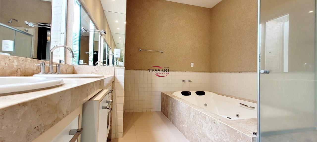 Casa de Condomínio com 4 quartos para aluguel, 280m² — foto 7 de 20