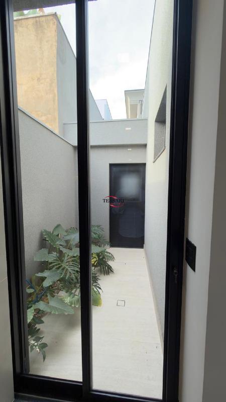 Casa de Condomínio com 3 quartos à venda, 226m² — foto 9 de 27
