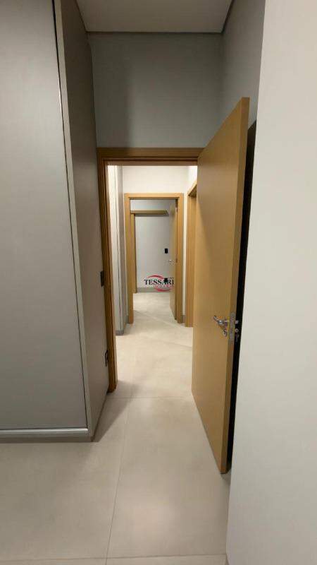 Casa de Condomínio com 3 quartos à venda, 226m² — foto 13 de 27