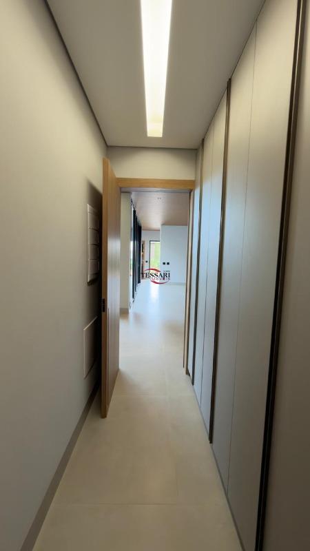 Casa de Condomínio com 3 quartos à venda, 226m² — foto 11 de 27