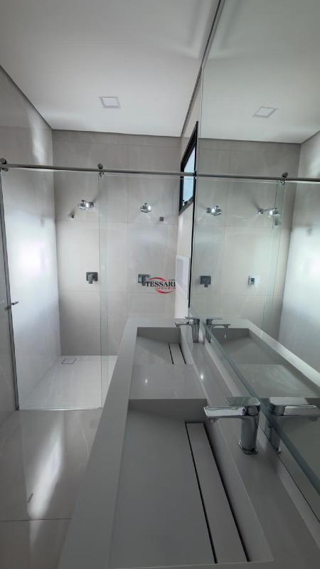 Casa de Condomínio com 3 quartos à venda, 226m² — foto 17 de 27