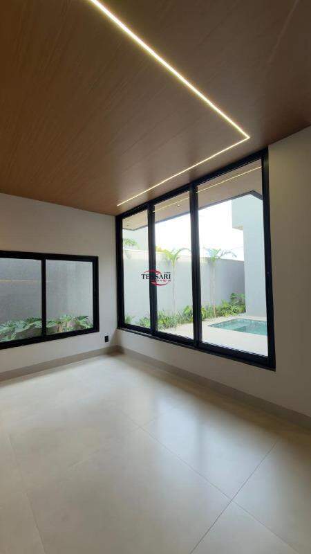 Casa de Condomínio com 3 quartos à venda, 226m² — foto 3 de 27