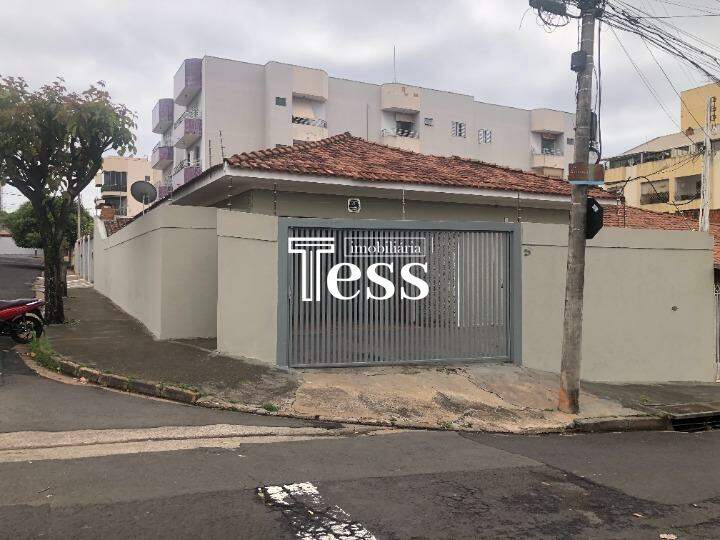 Casa com 3 quartos para aluguel, 160m² — foto 1 de 22