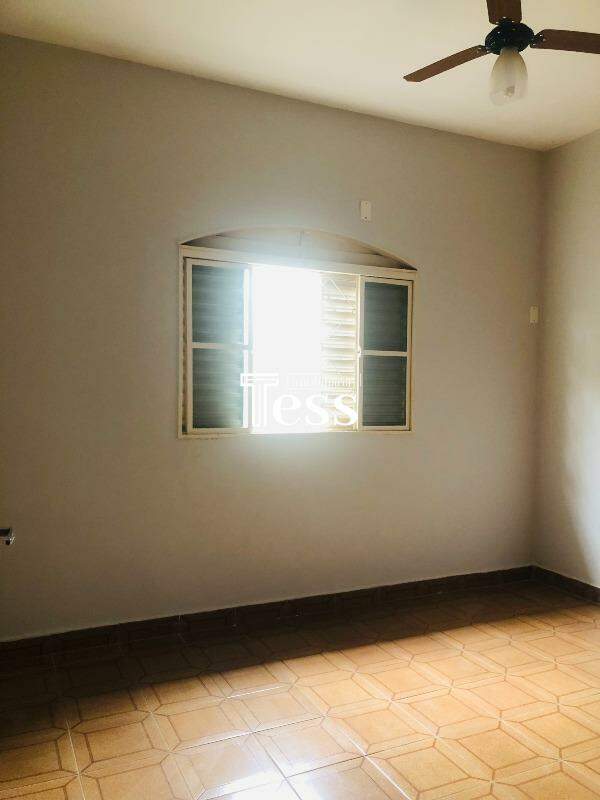 Casa com 3 quartos para aluguel, 160m² — foto 6 de 22