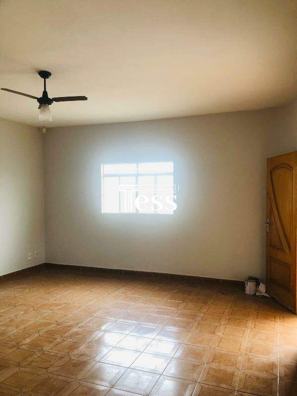 Casa com 3 quartos para aluguel, 160m² — foto 3 de 22