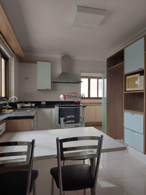 Apartamento com 3 quartos para aluguel, 260m² — foto 4 de 29