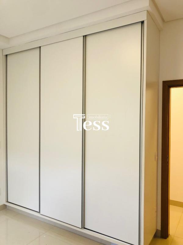 Casa de Condomínio com 5 quartos para aluguel, 370m² — foto 13 de 29