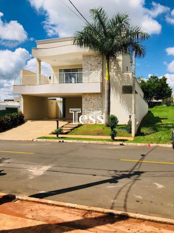 Casa de Condomínio com 5 quartos para aluguel, 370m² — foto 1 de 29