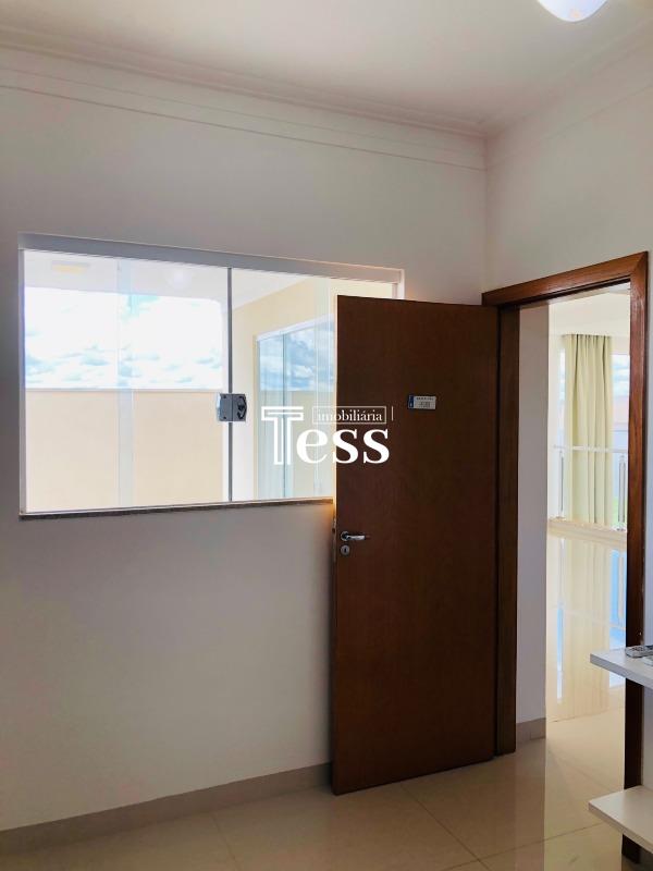 Casa de Condomínio com 5 quartos para aluguel, 370m² — foto 18 de 29
