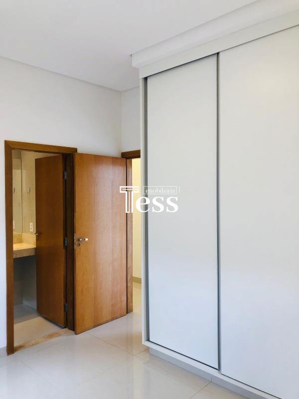 Casa de Condomínio com 5 quartos para aluguel, 370m² — foto 10 de 29