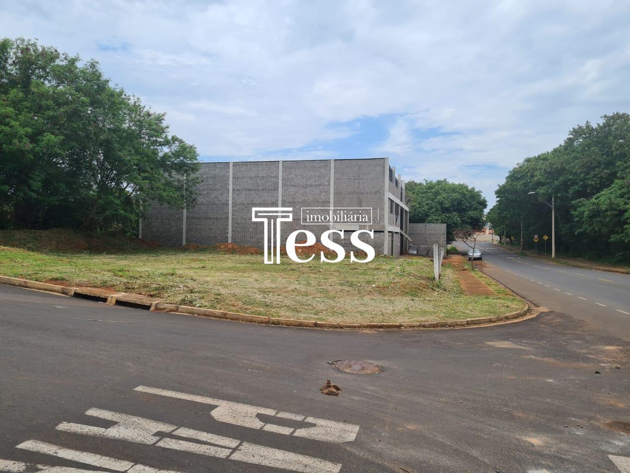 Terreno / Lote / Condomínio à venda, 702m² — foto 3 de 6