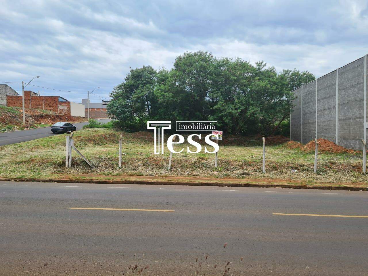 Terreno / Lote / Condomínio à venda, 702m² — foto 2 de 6
