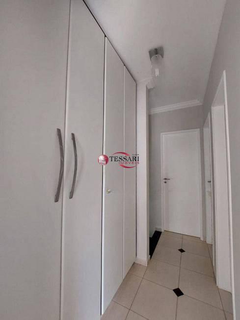 Casa de Condomínio com 4 quartos para aluguel, 240m² — foto 10 de 17
