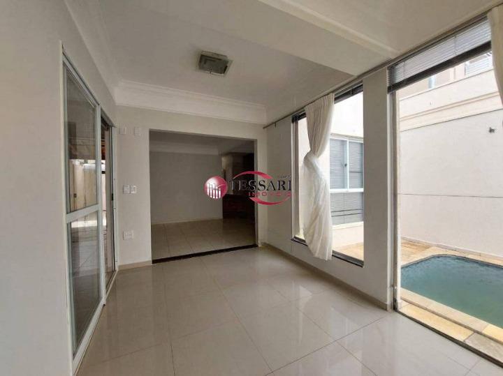 Casa de Condomínio com 4 quartos para aluguel, 240m² — foto 5 de 17