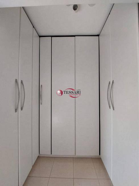 Casa de Condomínio com 4 quartos para aluguel, 240m² — foto 13 de 17