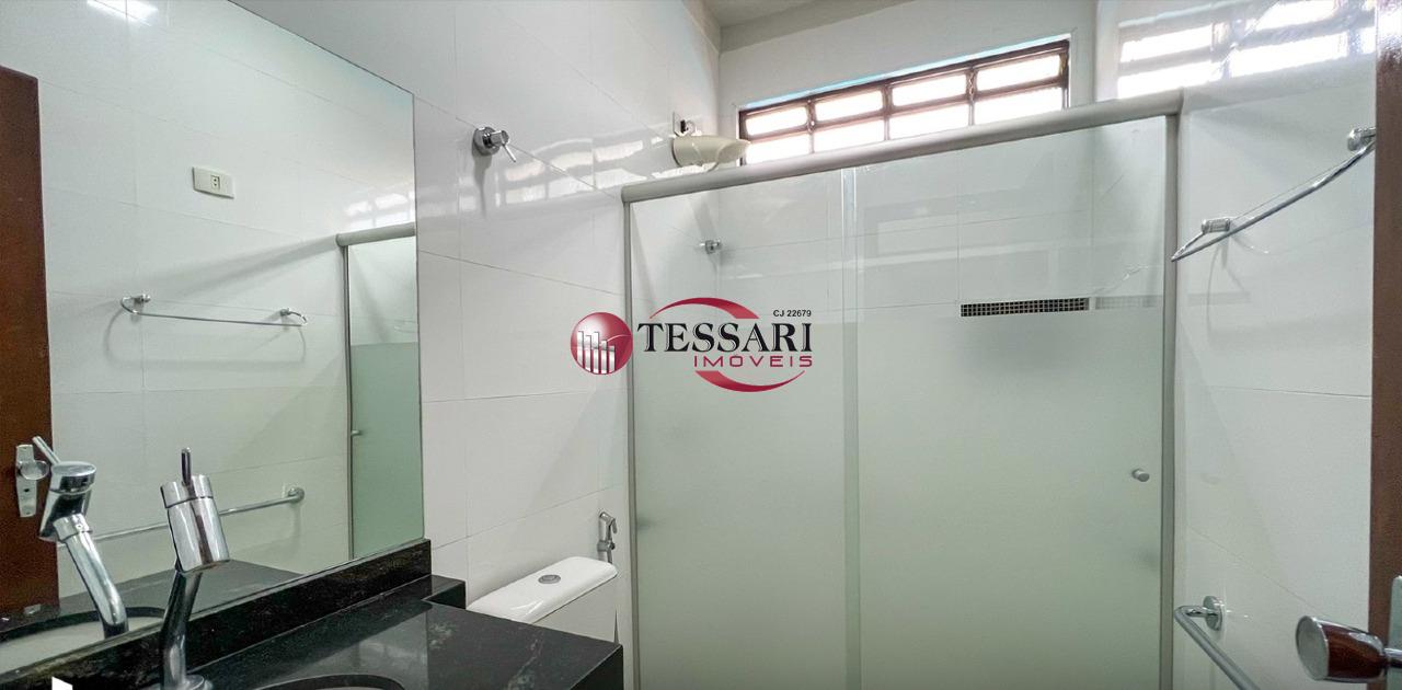 Casa com 3 quartos para aluguel, 180m² — foto 13 de 19