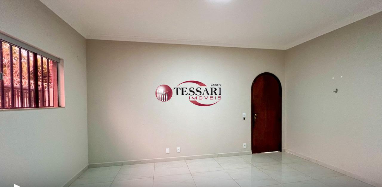 Casa com 3 quartos para aluguel, 180m² — foto 7 de 19