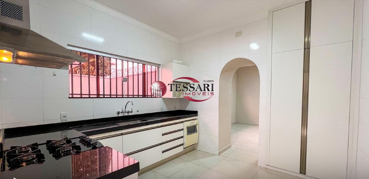 Casa com 3 quartos para aluguel, 180m² — foto 8 de 19