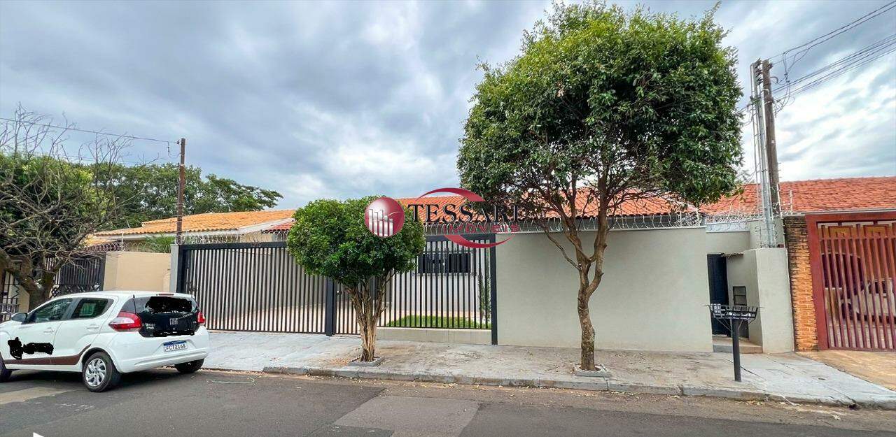 Casa com 3 quartos para aluguel, 180m² — foto 1 de 19