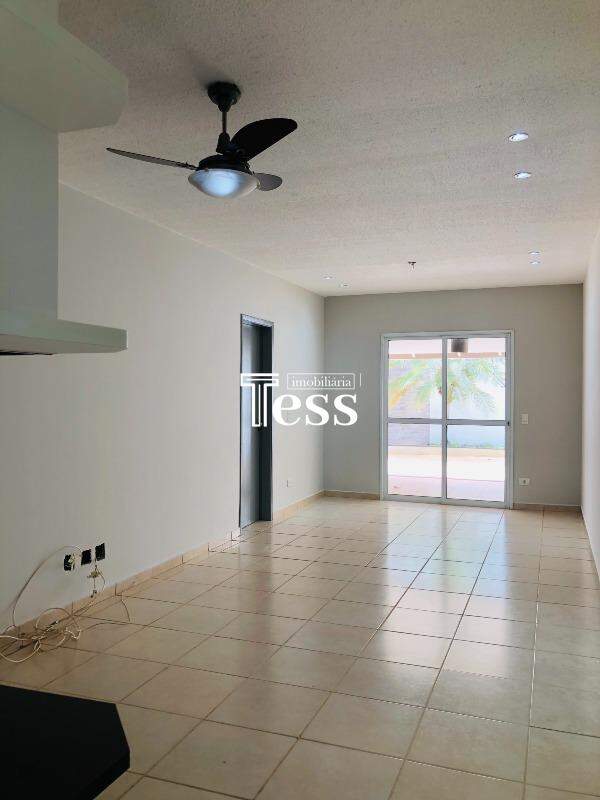 Casa de Condomínio com 3 quartos para aluguel, 110m² — foto 3 de 27